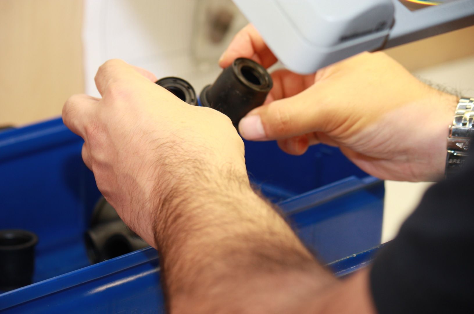 Stellenausschreibung - Qualitätskontrolleur für den Industrieservice Adlershof